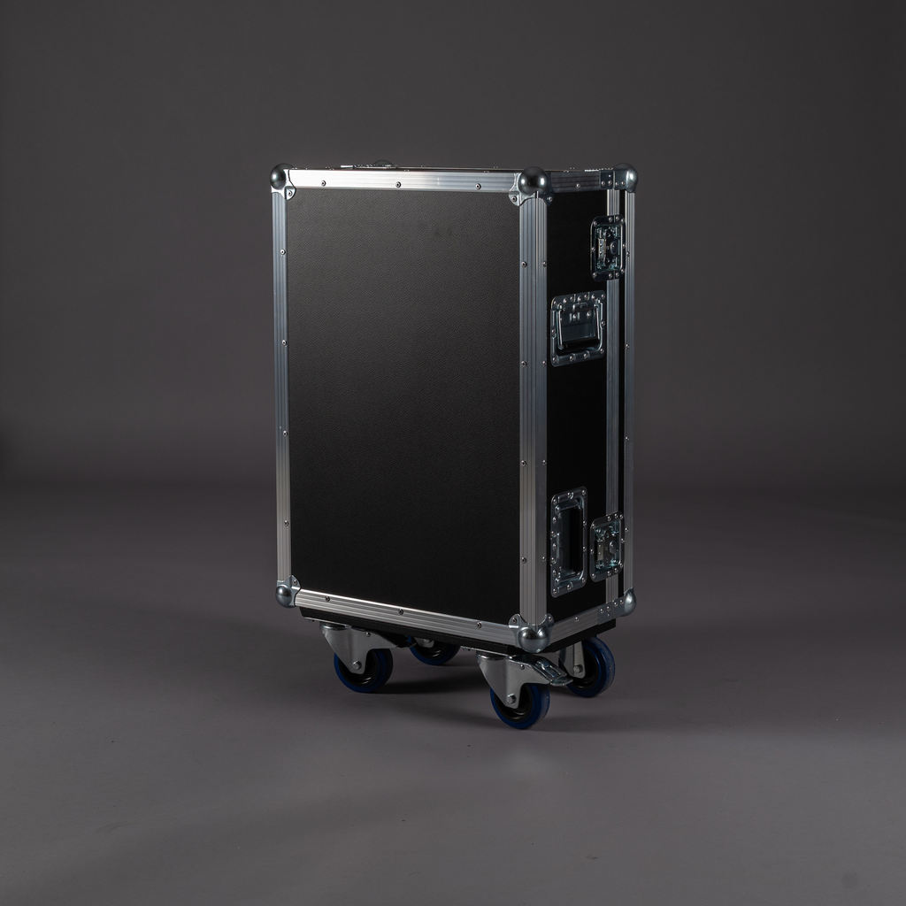 [TPL000768-003] Flightcase für Behringer Wing Compact | zweiteilig [mit Dock House & Rollen] (Schwarz, Akzentfarbe: Schwarz, ohne Tourlabelschale, ohne Gravur, Gummifüße (TPL-Stapelsystem), ohne Halterung)