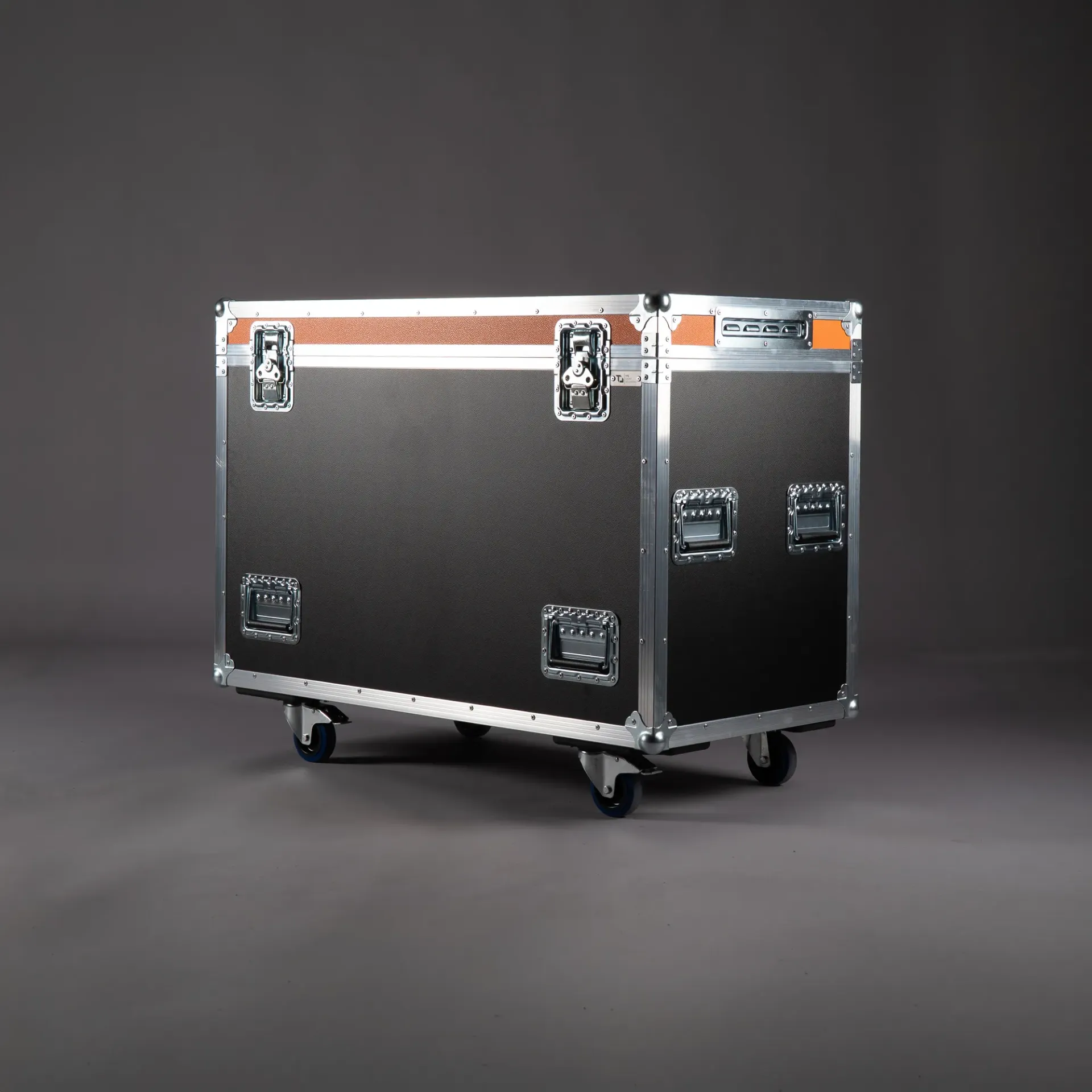 [TPL000853-010] Flightcase für 2x Martin MAC Viper XIP [exkl. SIP] (Schwarz, Akzentfarbe: ohne, ohne Stapelmulden, ohne Tourlabelschale, 2 gebremste Rollen, ohne Gravur)